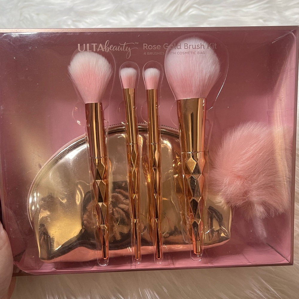 Pink Ulta brush set with cosmetic bag - Picture 2 of 4